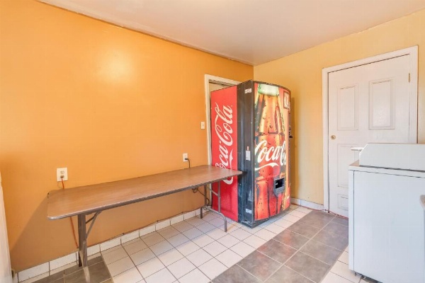 Los Banos Motel image 6